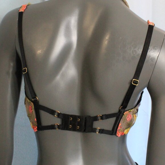 Victoria's Secret Dream Angels Cage Lace Floral Embroidered Bra 34D NWT - Picture 2 of 6